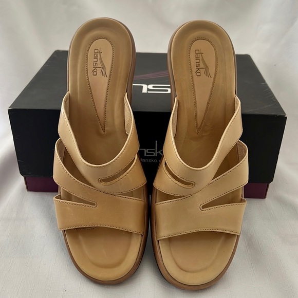 Dansko~Sandals / Like New - Picture 3 of 16